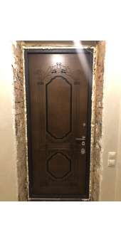 НАШІ РОБОТИ Вхідні двері металеві в будинок. З двох сторін  накладки из тонованої вологостійкої фанери